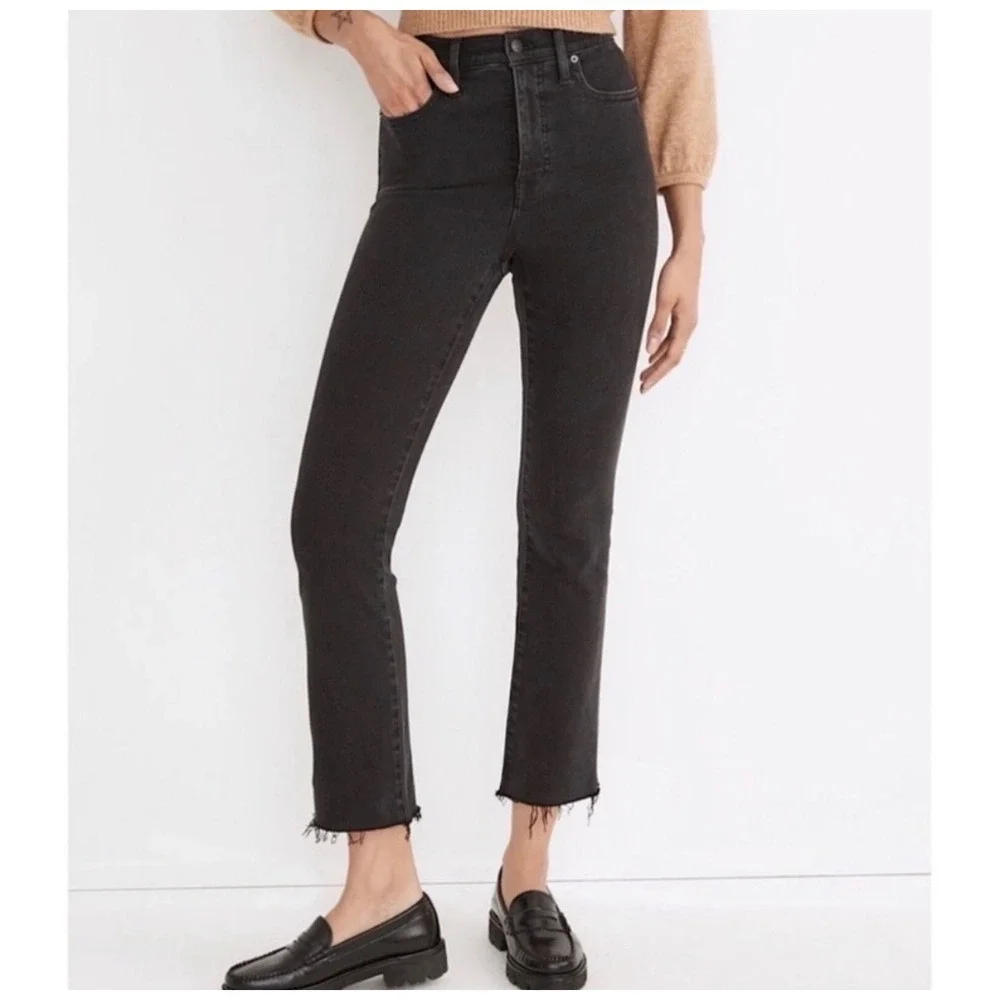 Everlane High Rise Kick Crop‎ Jeans Washed Black Raw Hem 26 Regular